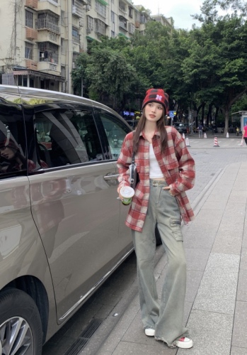 Real shot of red mid-length shirt for women, autumn design, niche plaid top, jacket, loose long sleeves