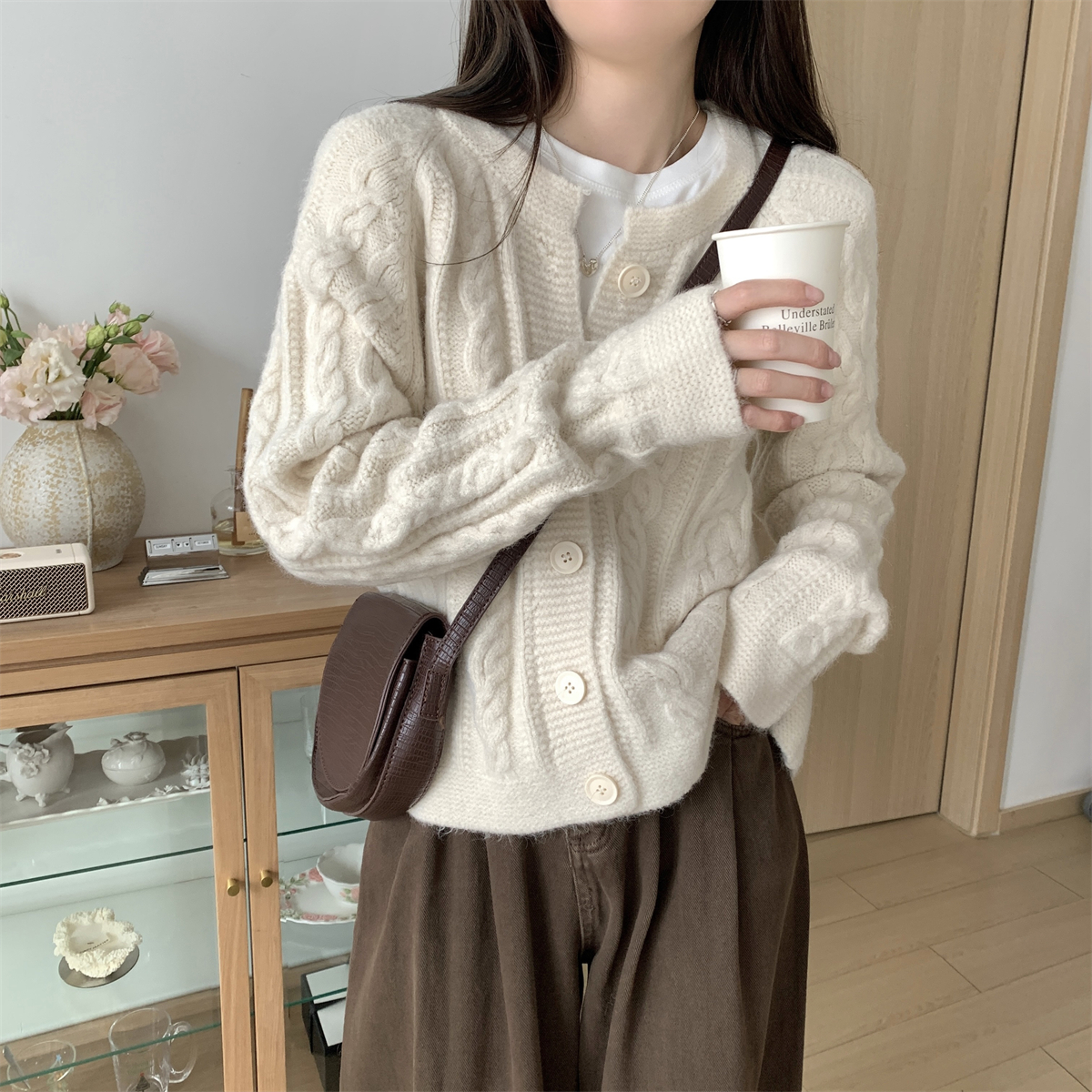 Actual shot of autumn and winter Korean style loose round neck versatile twist thick arctic velvet knitted cardigan sweater for women