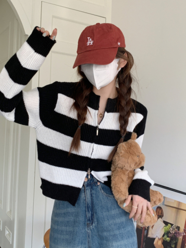Autumn and winter new design double zipper round neck striped soft waxy knitted cardigan sweater jacket for women