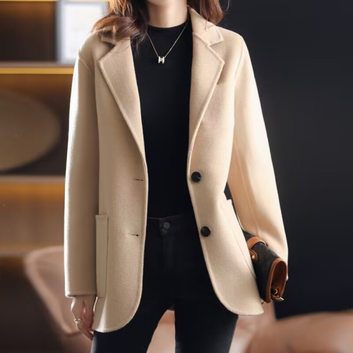  new Korean style woolen coat, short woolen coat, new autumn and winter clothing for small people, slim and trendy