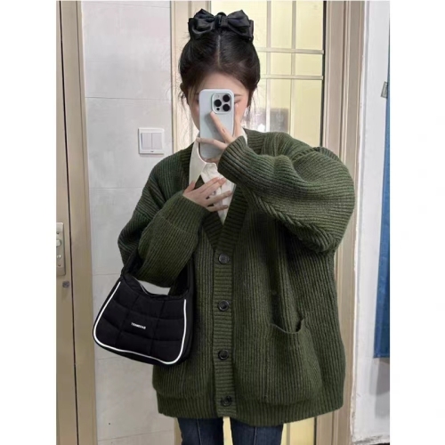 Korean version of wearing small fragrant style knitted sweater for women, new autumn style, loose and lazy v-neck cardigan jacket, trendy