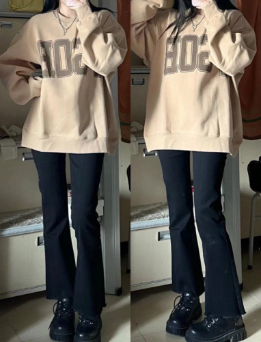 Khaki pullover sweatshirt for women with oversize and missing lower body, loose early autumn retro long-sleeved top for women