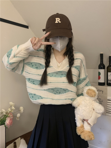 Actual shot of small fresh three-dimensional striped sweater for women Japanese college style soft and waxy long-sleeved top