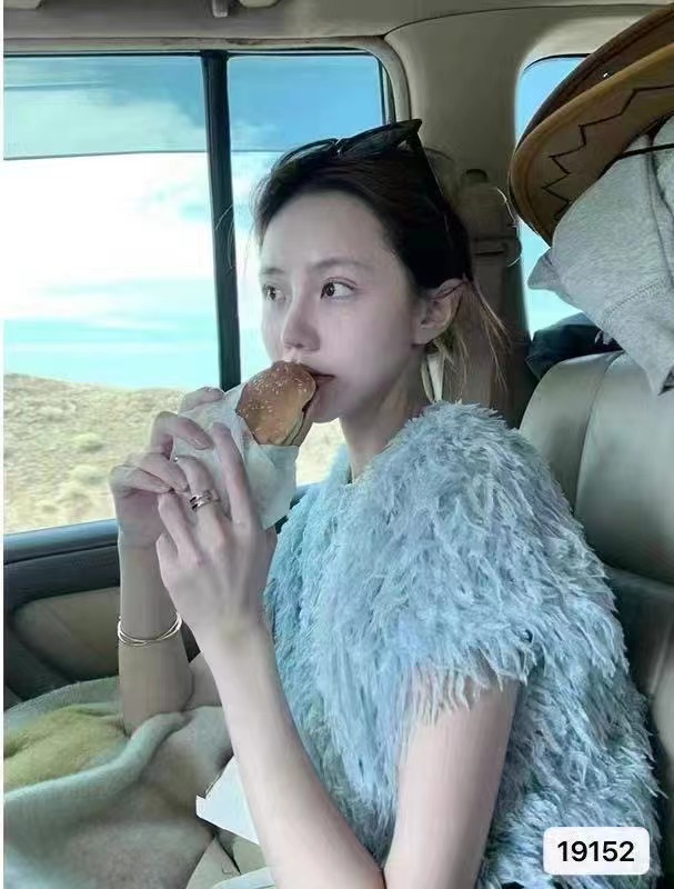 新款韓版慵懶風圓領蓬蓬毛軟糯流蘇短袖上衣女