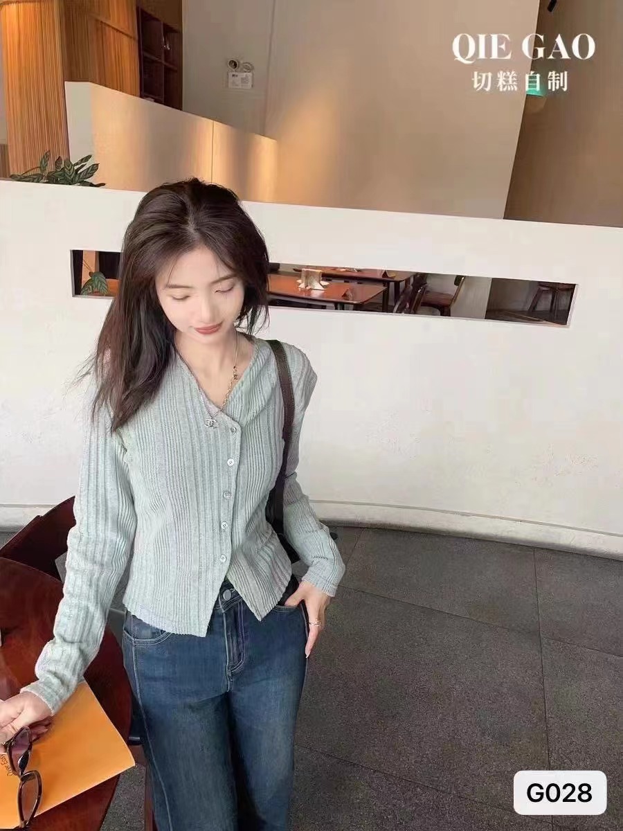 秋季新款韓版小清新V領下擺不規則排扣顯瘦長袖上衣女