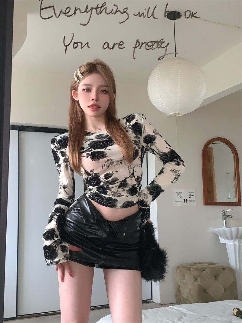 實拍 水墨植絨花朵印花秋季薄抽繩辣妹短款百搭T恤上衣女
