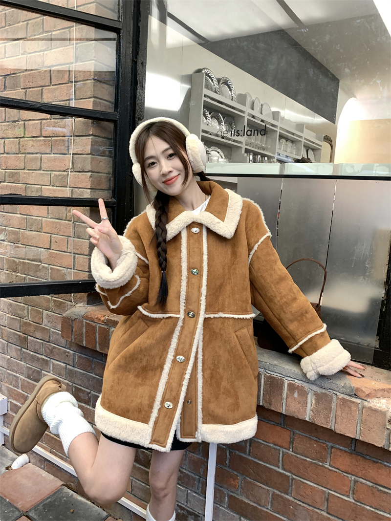 Real shot of winter sheep tendon fur one-piece jacket for women with velvet and thickened imitation lamb hair design fur