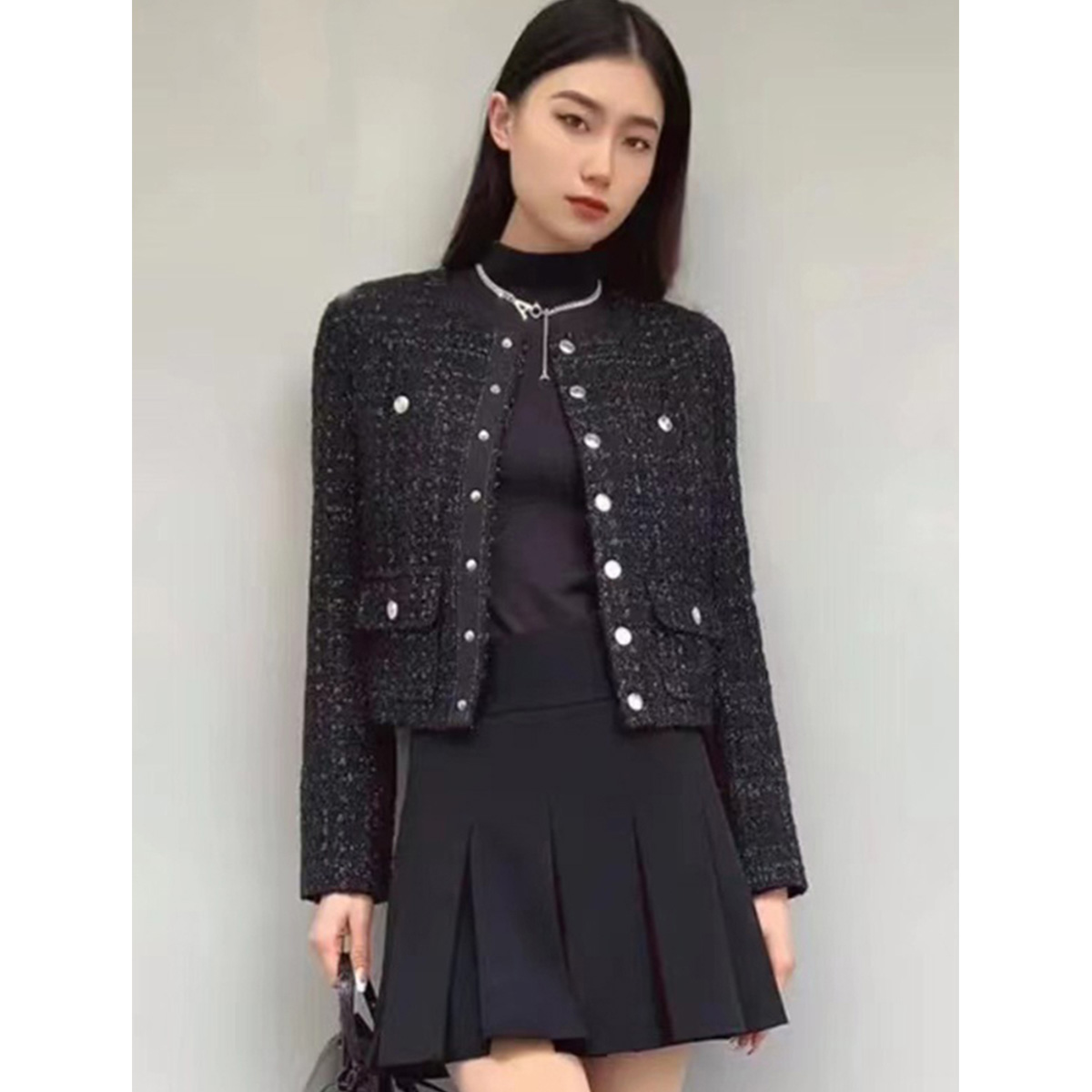 質檢官圖女裝小香風短外套女2023秋季新款圓領單排扣口袋裝飾上衣