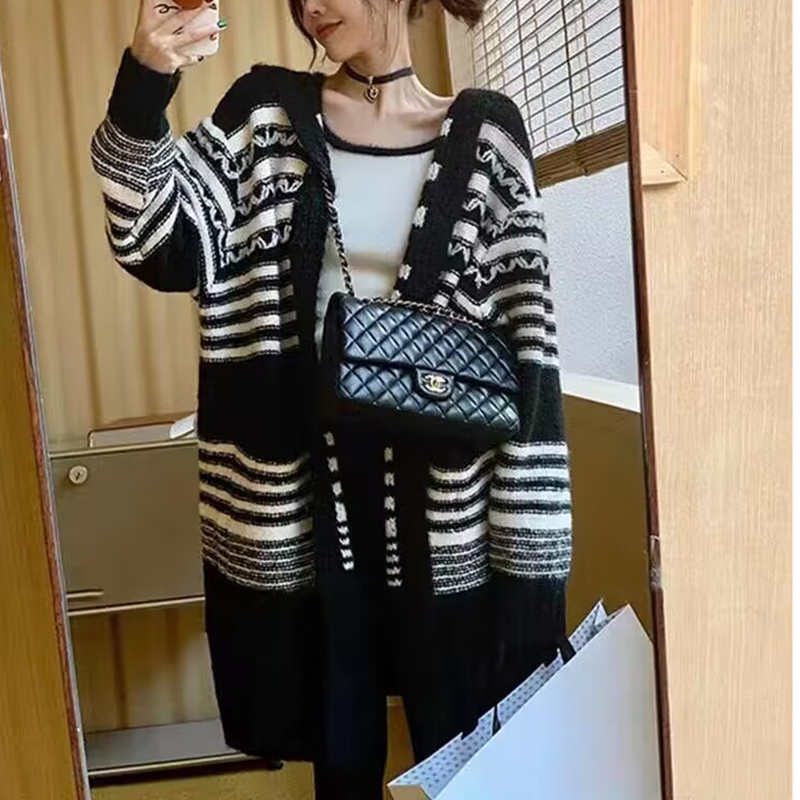 天貓品質秋冬季新款韓版慵懶風設計條紋撞色開衫女米蘭絨外套