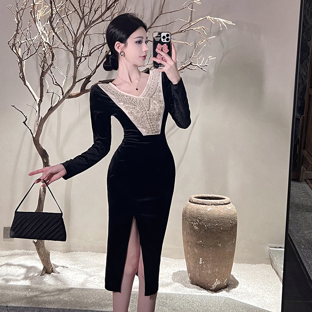 實拍 女裝絲絨重工藝釘珠V領長袖修身包臀聚會禮服連衣裙