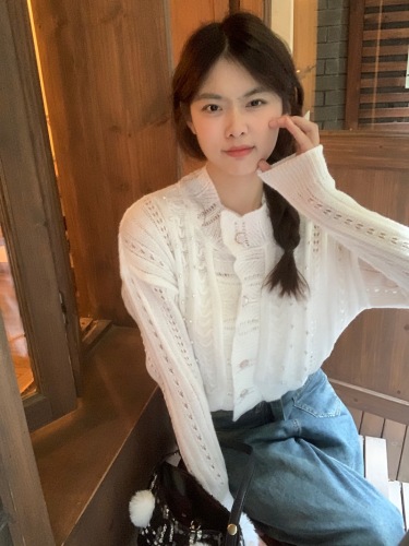 Actual shot~Korean retro small toffee pearl hollow petal collar versatile knitted cardigan sweater~