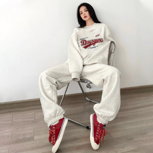  Autumn and Winter New Casual Fashion Loose Printed Sweaters and Trousers Two-piece Trendy Set