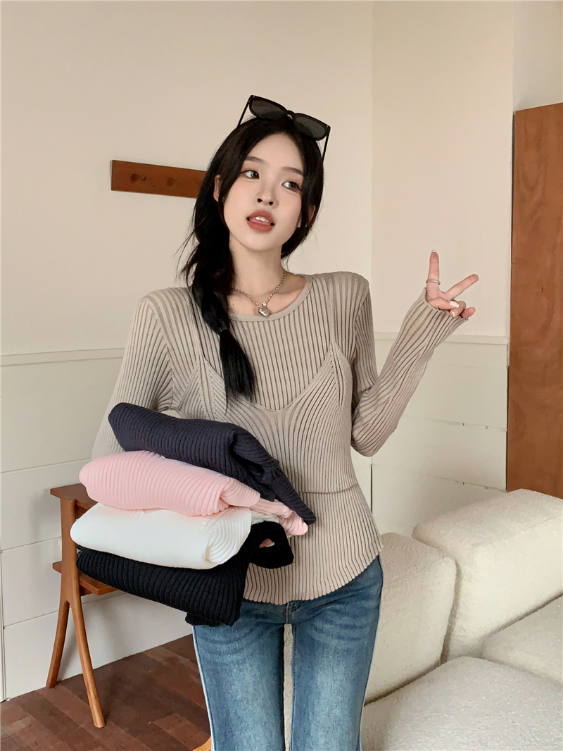 Real shot of designer niche fake two-piece long-sleeved knitted tops, bottoming shirts and women's sweaters