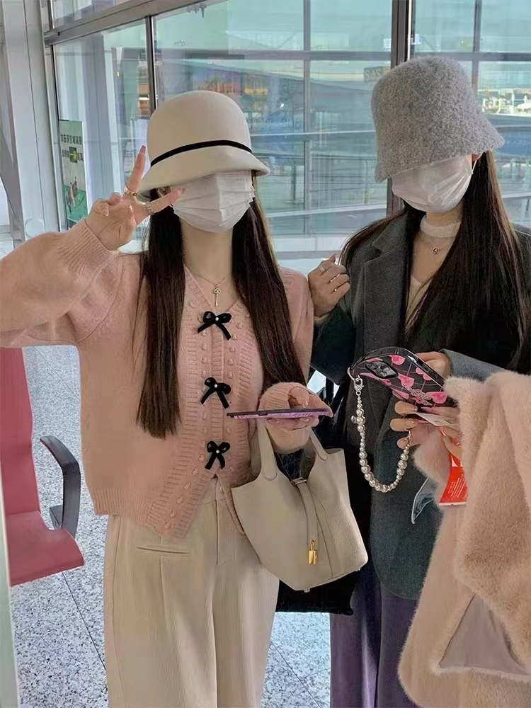 肉完奶油戚風甜美立體紋路絲絨蝴蝶結v領套頭毛衣