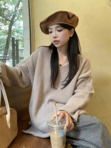 Actual shot of lazy style early autumn V-neck slit slim sweater + casual fashionable wide-leg pants