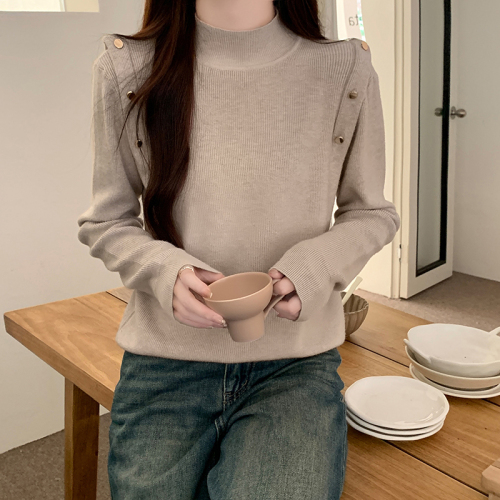 Real shot of French half turtleneck long-sleeved sweater for women in spring and autumn high-end buttoned sweater bottoming shirt