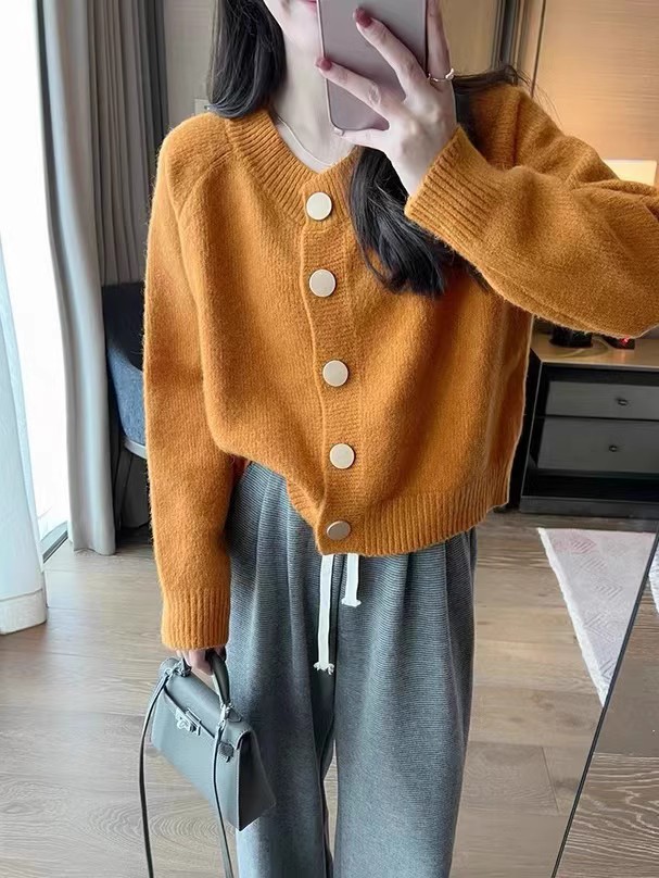 慵懶風時尚單排扣毛衣外套女秋冬軟糯簡約休閒減齡針織開衫潮