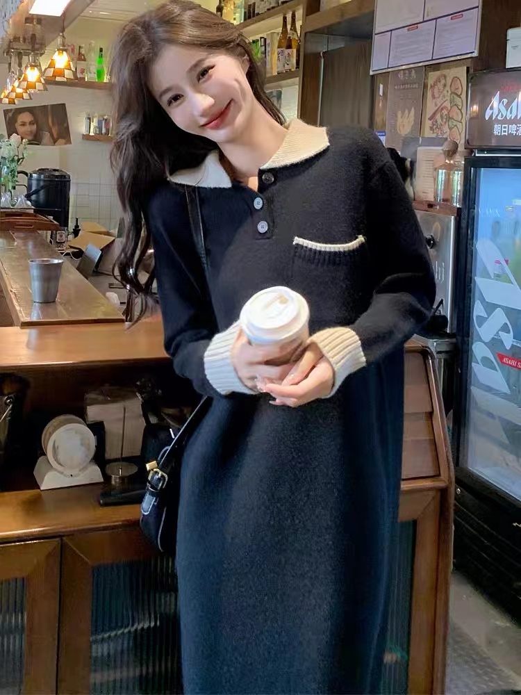 慵懶風寬鬆針織連衣裙2023新款女氣質秋裝設計感撞色顯瘦過膝長裙