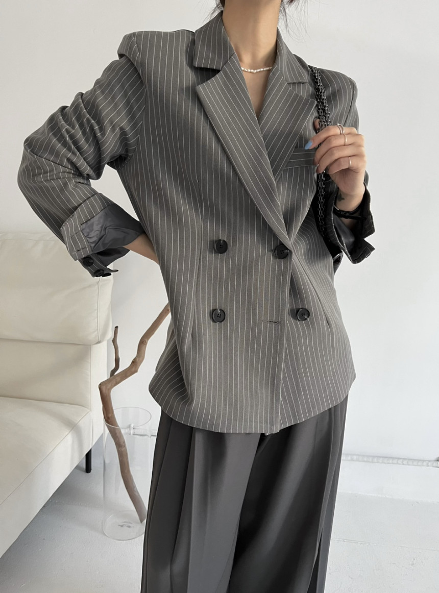 Korean chic autumn and winter new retro commuter striped suit jacket women's loose double-breasted suit