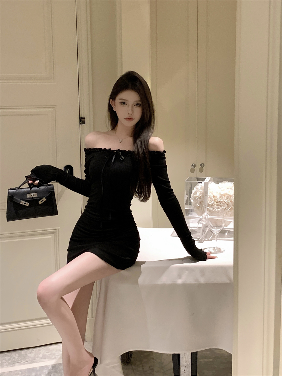 Real shot of ear-shaped one-line collar stretch dress little black dress with long sleeves and waist-hugging sexy short skirt for women
