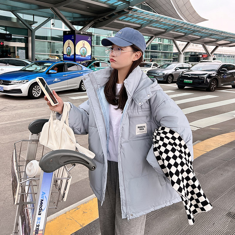 Actual shot of 2023 new winter style Yang Paopao thickened bread coat and cotton coat for female students loose cotton coat and down jacket for women