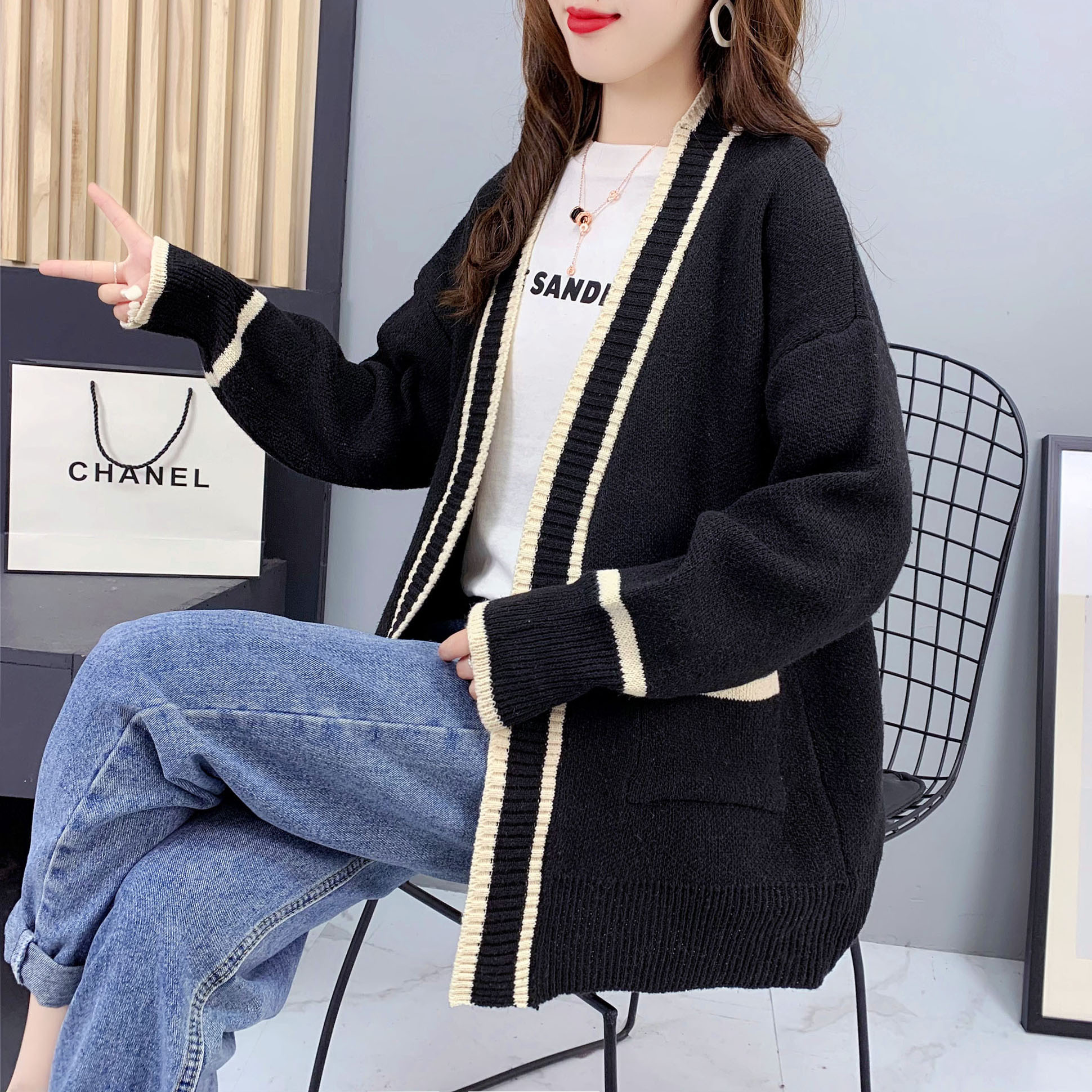 Actual shot of new spring clothing Korean style loose mid-length pocket college style fashion sweater cardigan coat women's knitted sweater
