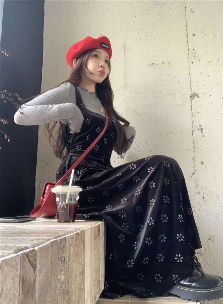 實拍~灰色半高領木耳打底衫女+黑色顯瘦復古絲絨連衣吊帶裙
