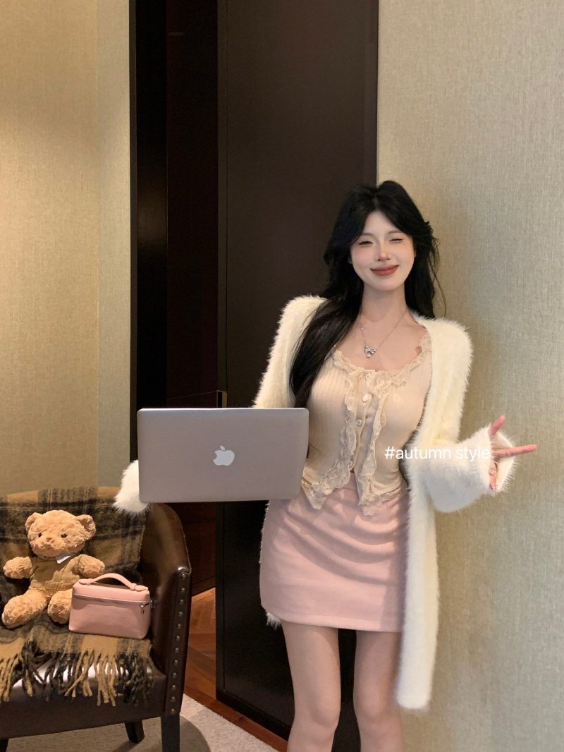 Real shot of lazy style plush cardigan knitted jacket + spliced ​​lace knitted top + skirt suit