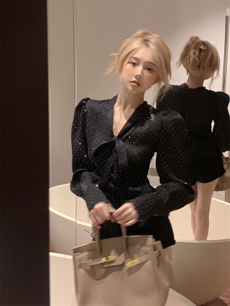 Real shot~Autumn new style dark celebrity lace-up bow full body hot diamond lace edge shirt