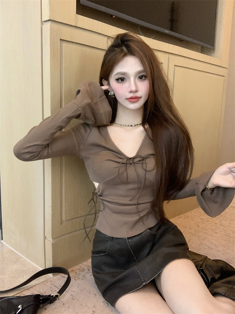 實拍~V領側面鏤空設計長袖打底衫內搭女修身顯瘦熱辣上衣