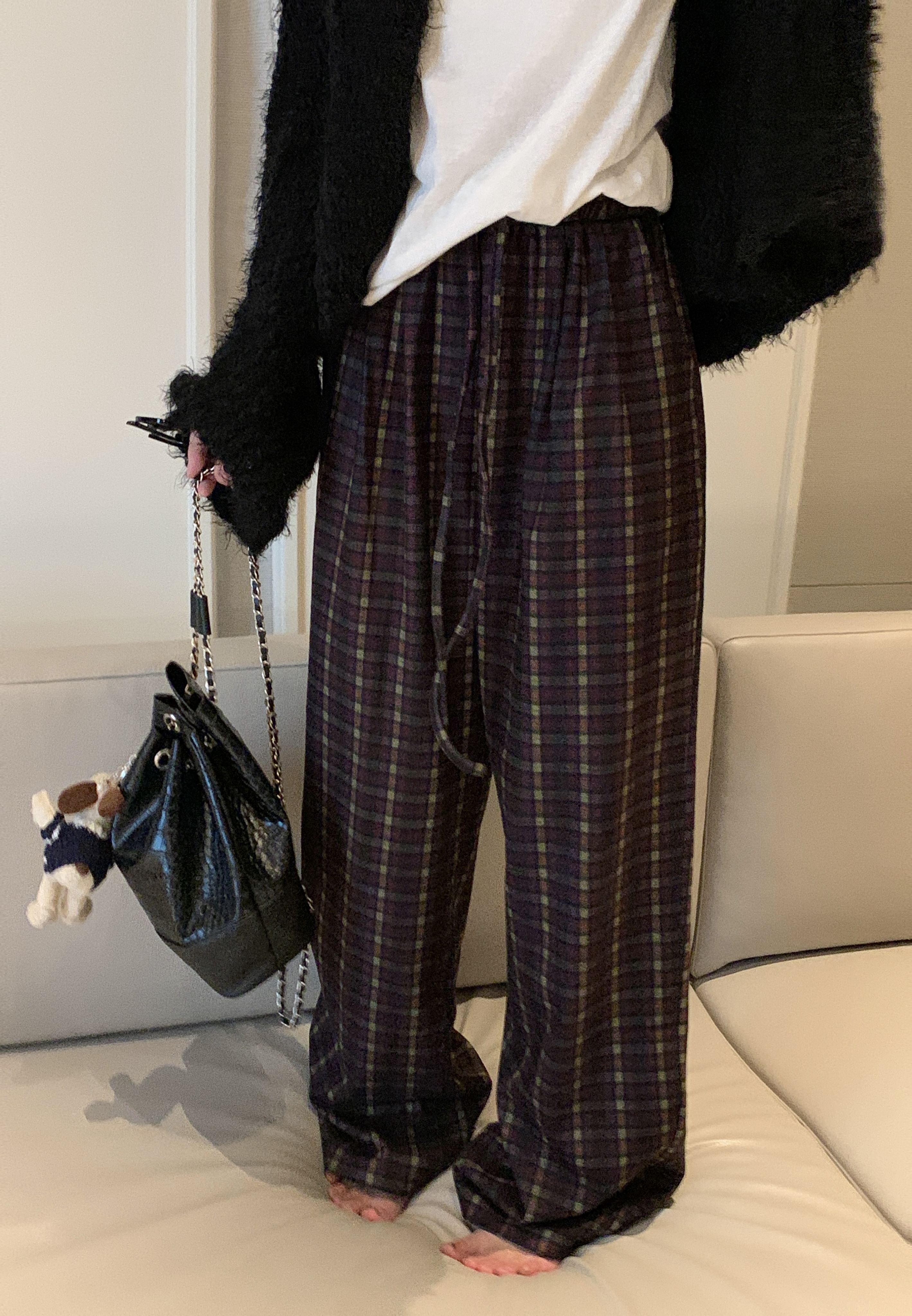Real shot of versatile brushed contrasting plaid wide-leg pants for women in autumn, drawstring casual straight trousers for small people