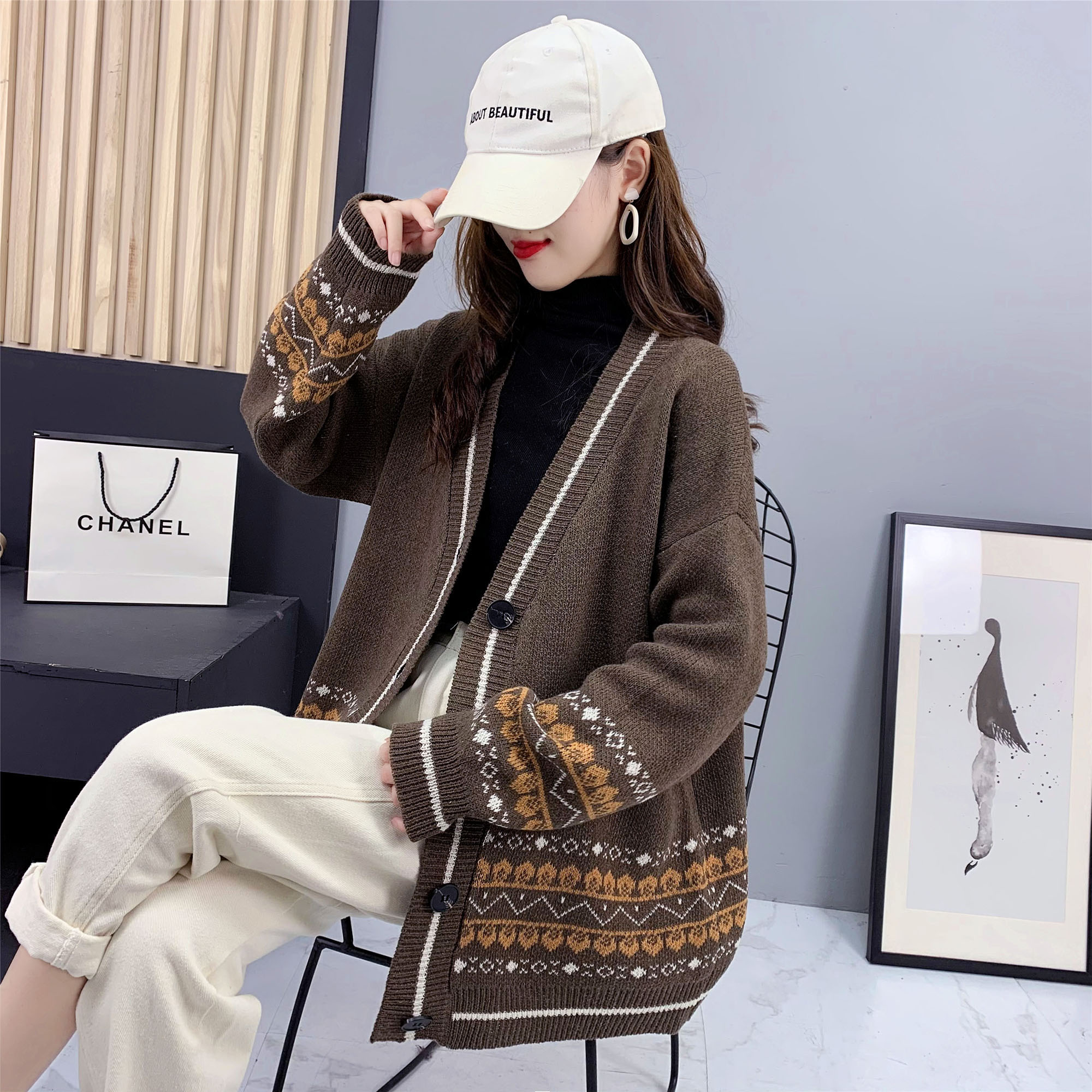 Actual shot of the new V-neck loose outer wear Korean style autumn and winter cardigan sweater jacket for women mid-length and stylish