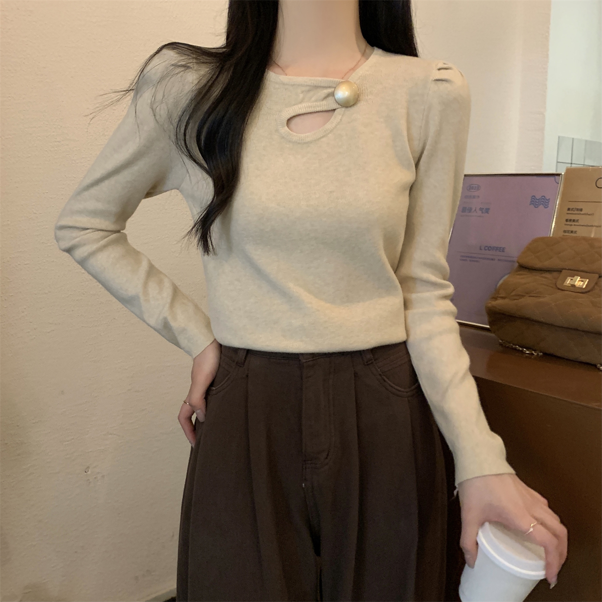 實拍 秋冬韓版氣質鏤空金屬扣設計感安迪絨針織打底女毛衣