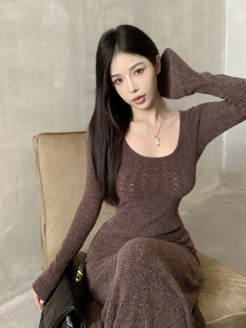 早秋咖色長袖針織連衣裙女修身垂墜感收腰a字中長裙復古氣質裙子