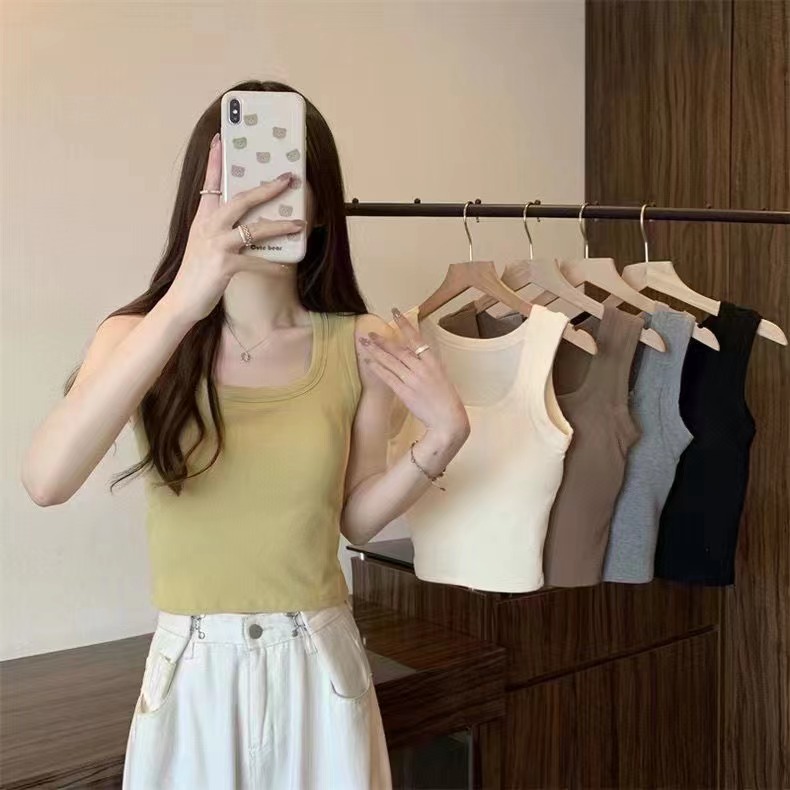 Hot girl's versatile brushed warm sleeveless vest with velvet and thickened chest pad for women in autumn and winter slimming inner wear