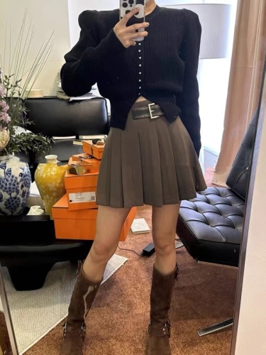 韩版慵懒单排扣长袖针织衫女秋季新款时尚宽松设计感圆领短款开衫