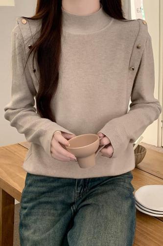 Real shot of French half turtleneck long-sleeved sweater for women in spring and autumn high-end buttoned sweater bottoming shirt