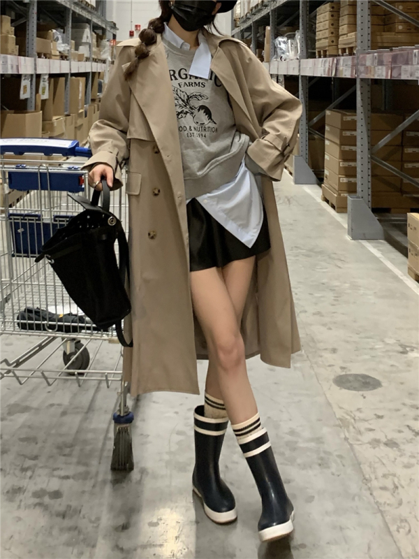Real shot of a four-piece set of sweatshirt, casual wear + windbreaker jacket + shorts and leather pants