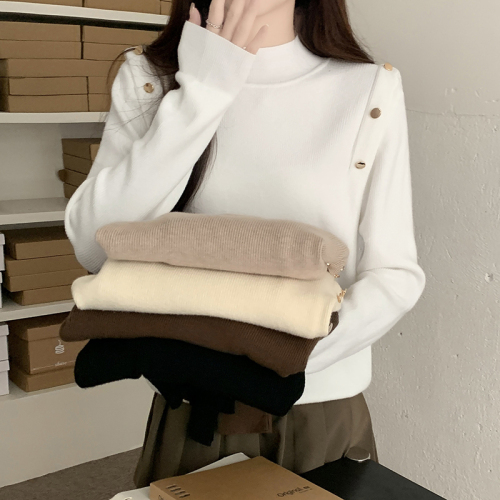 Real shot of French half turtleneck long-sleeved sweater for women in spring and autumn high-end buttoned sweater bottoming shirt