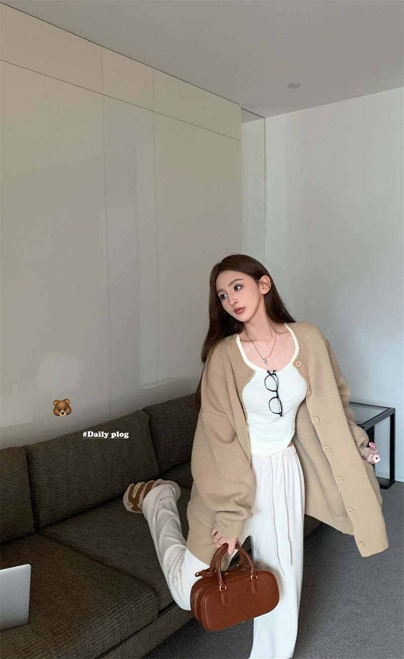 Actual shot of new style ~ retro style lazy loose knitted sweater cardigan suspender pants suit