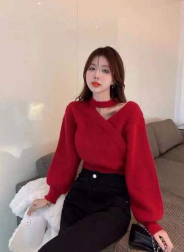 Alice W Huahua Home Christmas Girl Christmas Red Slanted Loop Hollow Niche Design Sweater