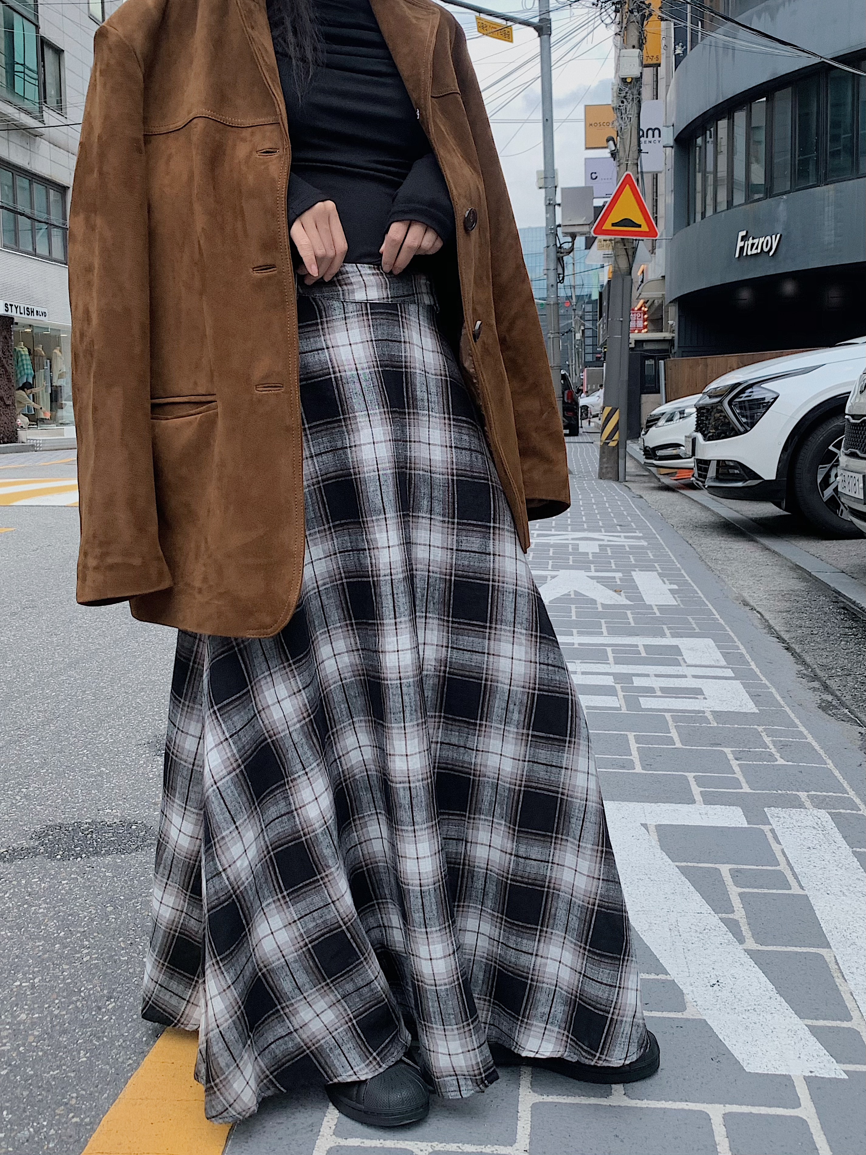 Actual shot of deerskin velvet slim fit suit + French drape large plaid A-line skirt suit