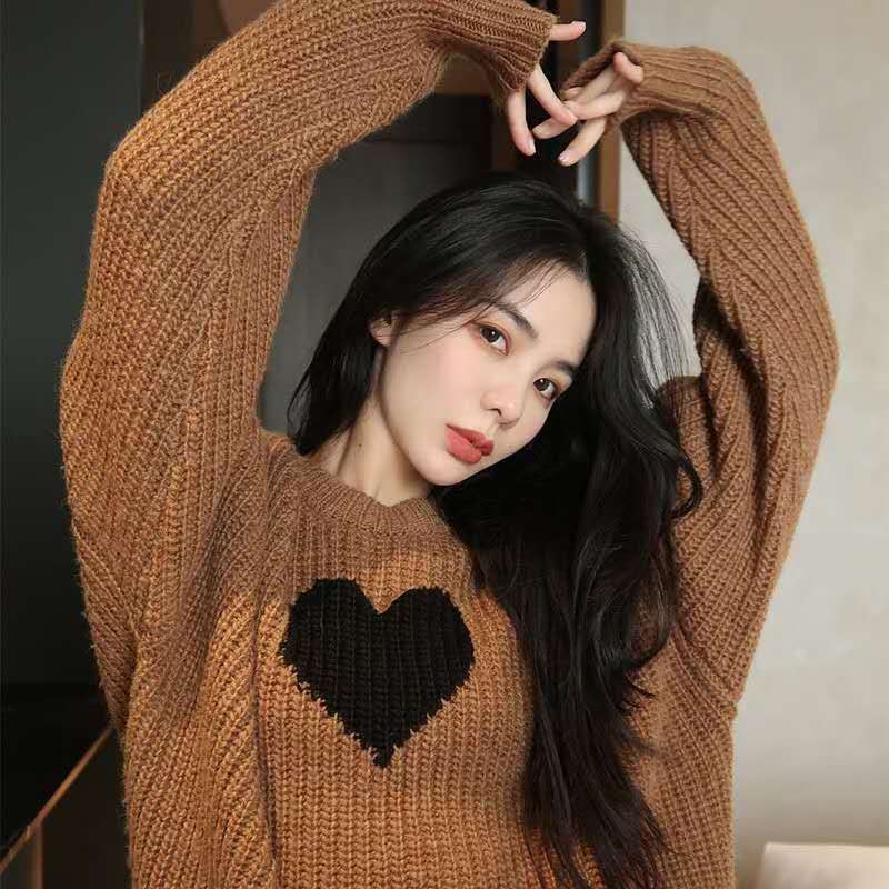 邱肉瑤SIXONE六一2023秋冬新款休閒外穿慵懶風愛心寬鬆韓系毛衣女