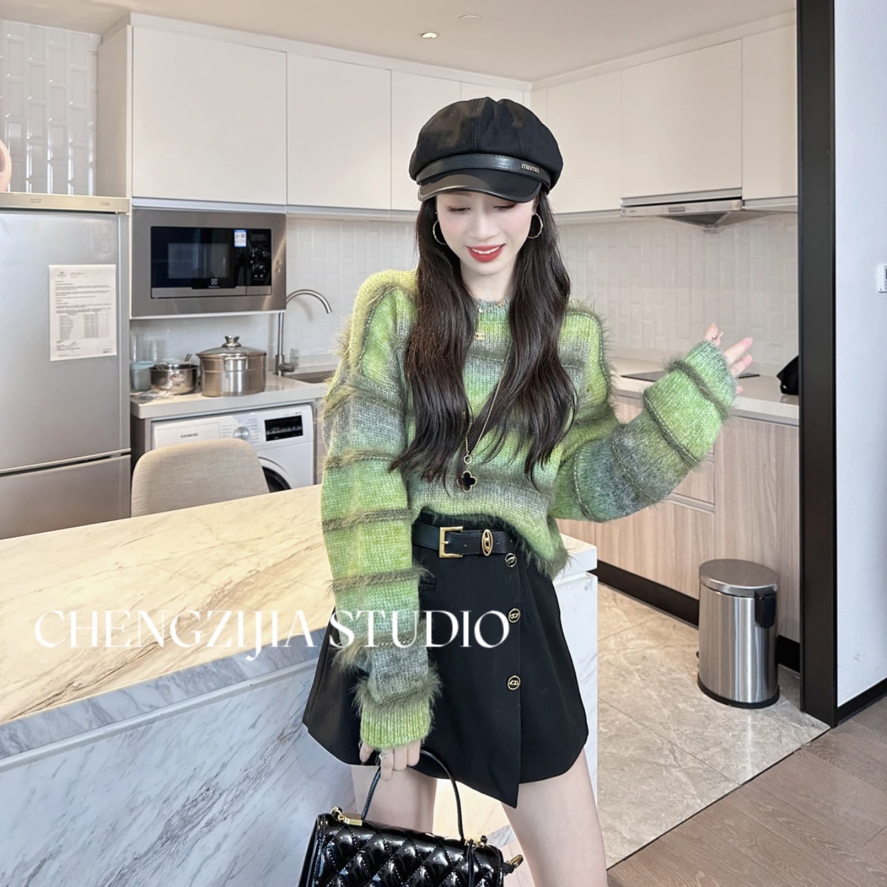 2023秋季新款百搭設計款高級條紋漸變色毛毛拼接毛衣女針織上衣