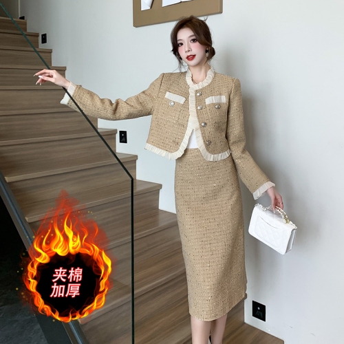 Actual shot of the new autumn and winter retro high-end temperament celebrity waist slimming small fragrant skirt suit two-piece set