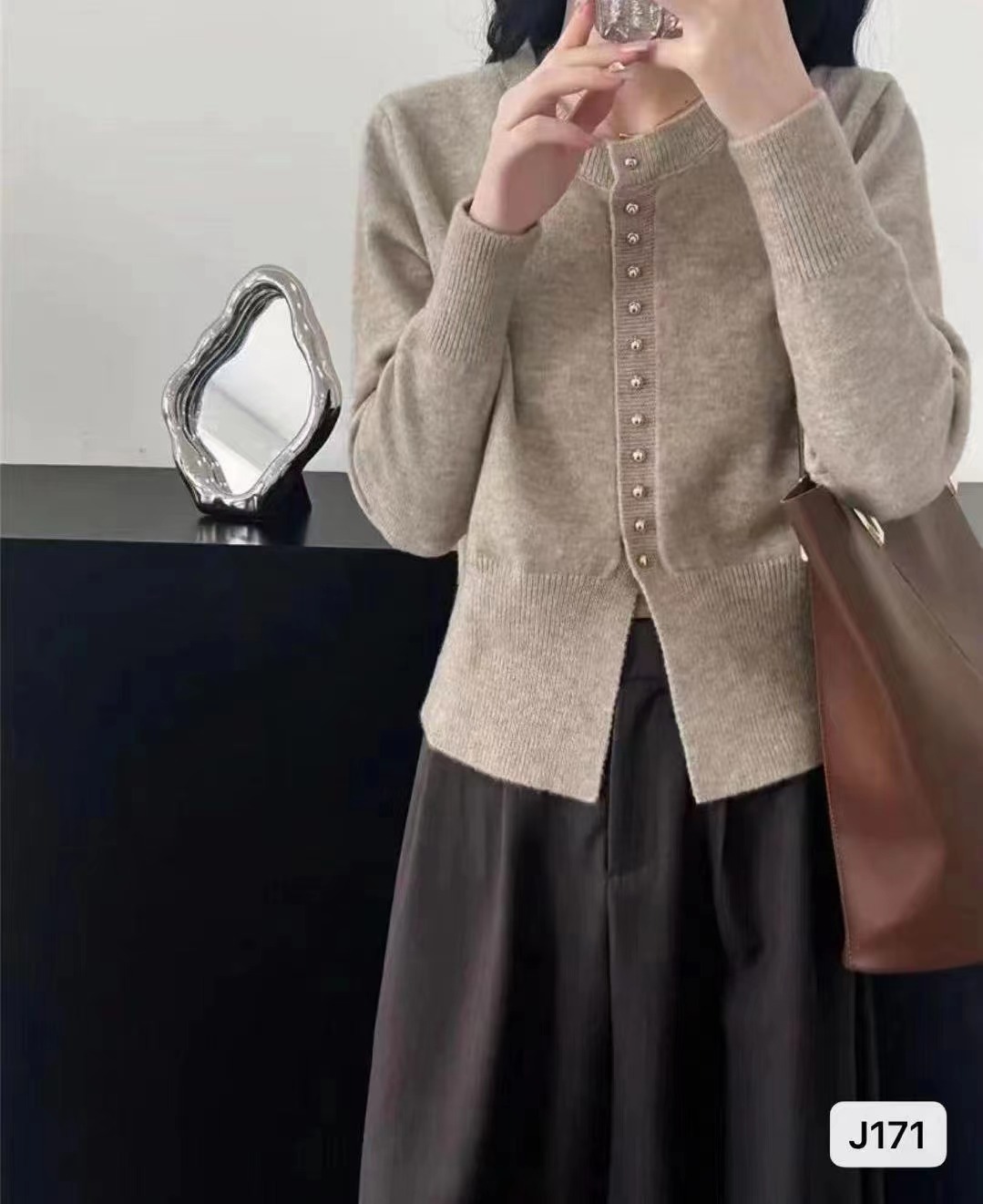 2023秋冬新款韓版時尚設計感小眾多扣氣質短款開衫上衣女