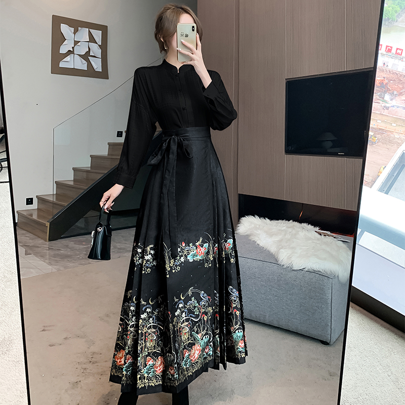 Actual shot of 2023 autumn and winter new style woven gold imitation makeup black horse face skirt national style new Chinese style high-end shirt for women