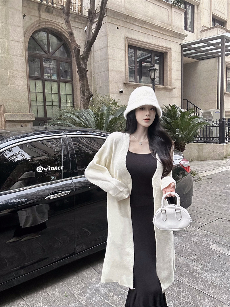 Real shot of knitted cardigan sweater for women in autumn and winter new style loose slimming lazy style mid-length coat