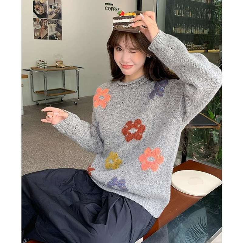 慵懶風繡花顯瘦針織衫上衣女秋冬新款寬鬆圓領減齡套頭毛衣外套潮
