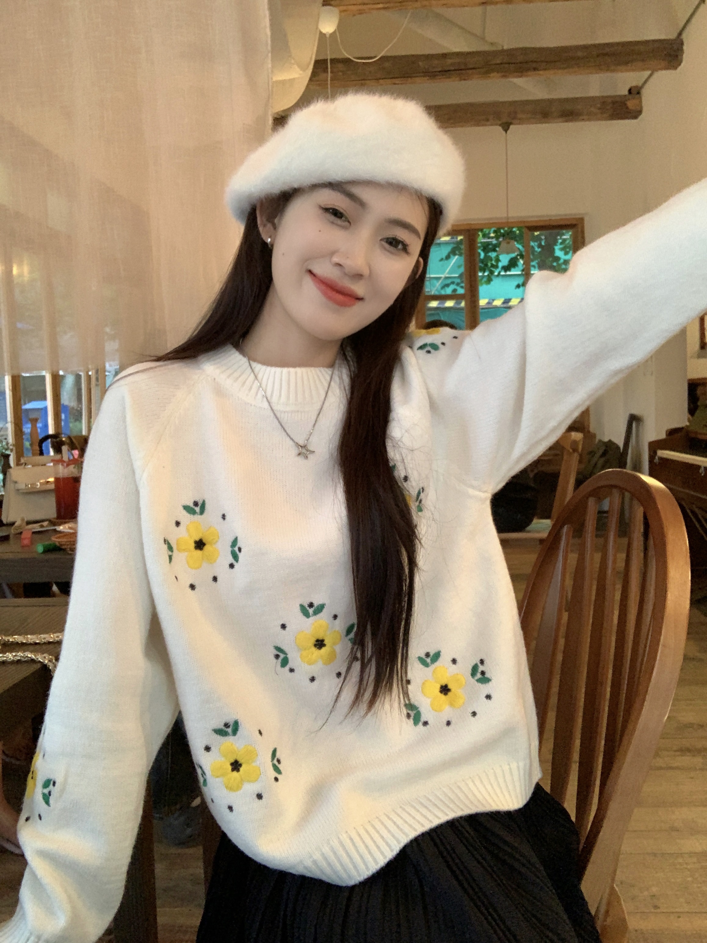 實拍 秋冬季時尚手工刺繡花朵針織衫毛衣女圓領套頭百搭長袖